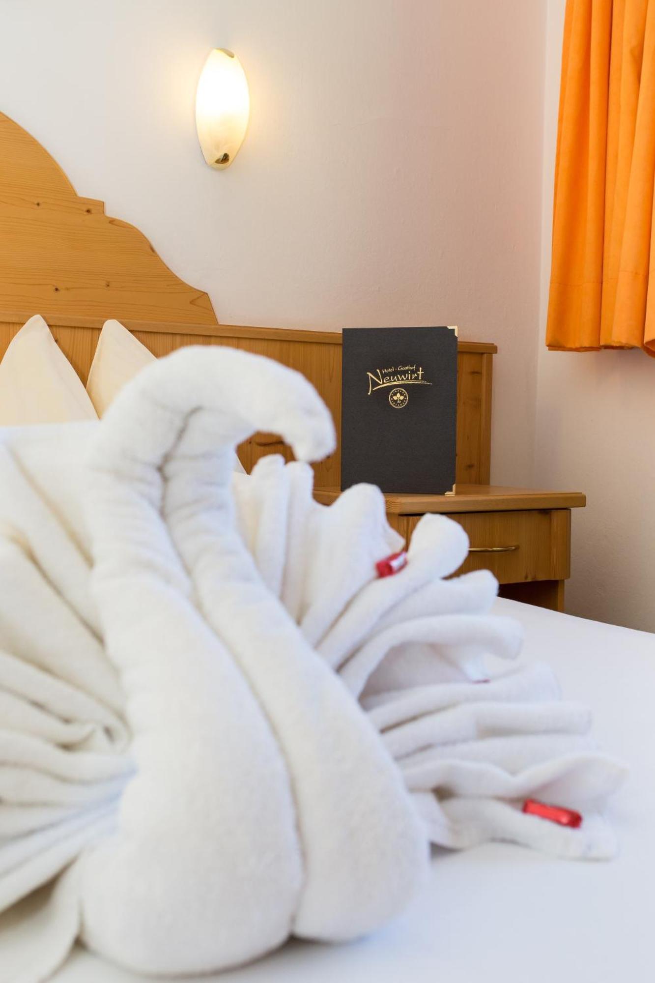 Hotel Neuwirt เคิร์ชดอร์ฟ อิน ทิโรล ภายนอก รูปภาพ