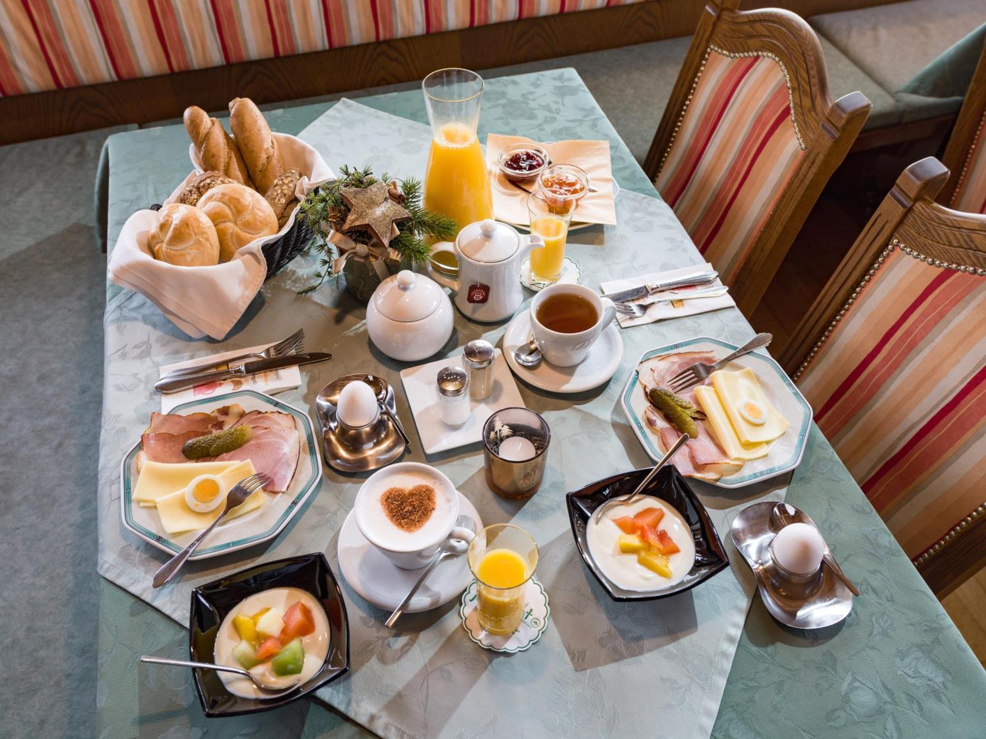 Hotel Neuwirt เคิร์ชดอร์ฟ อิน ทิโรล ภายนอก รูปภาพ