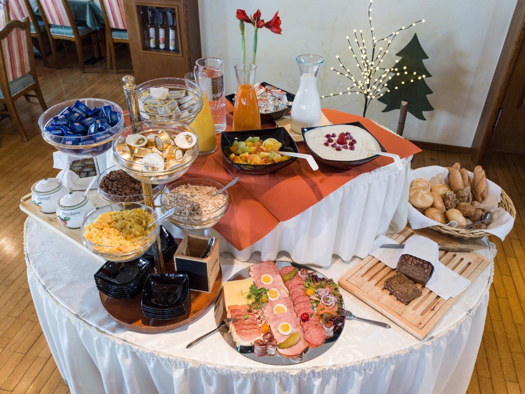 Hotel Neuwirt เคิร์ชดอร์ฟ อิน ทิโรล ภายนอก รูปภาพ