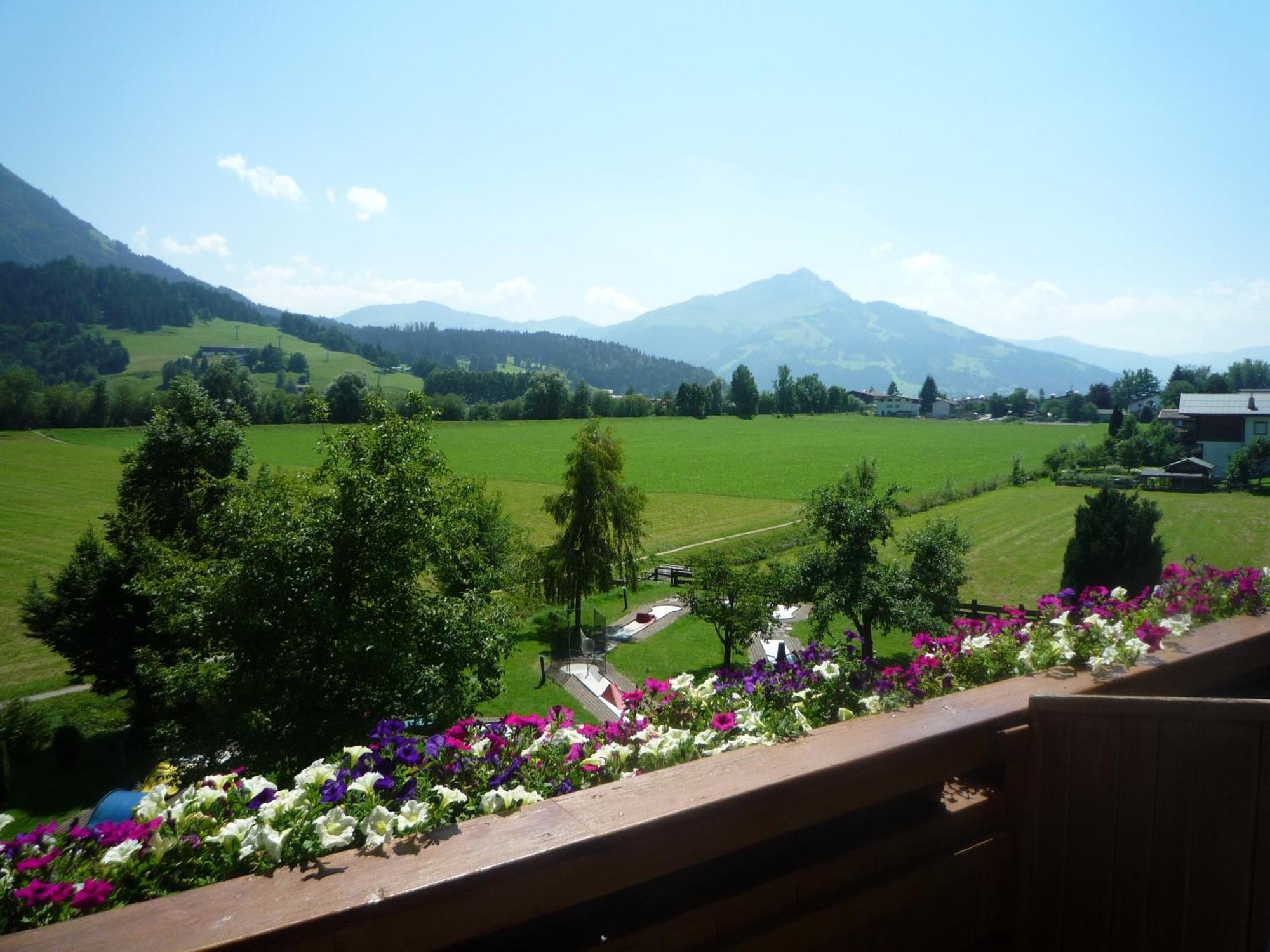 Hotel Neuwirt เคิร์ชดอร์ฟ อิน ทิโรล ภายนอก รูปภาพ