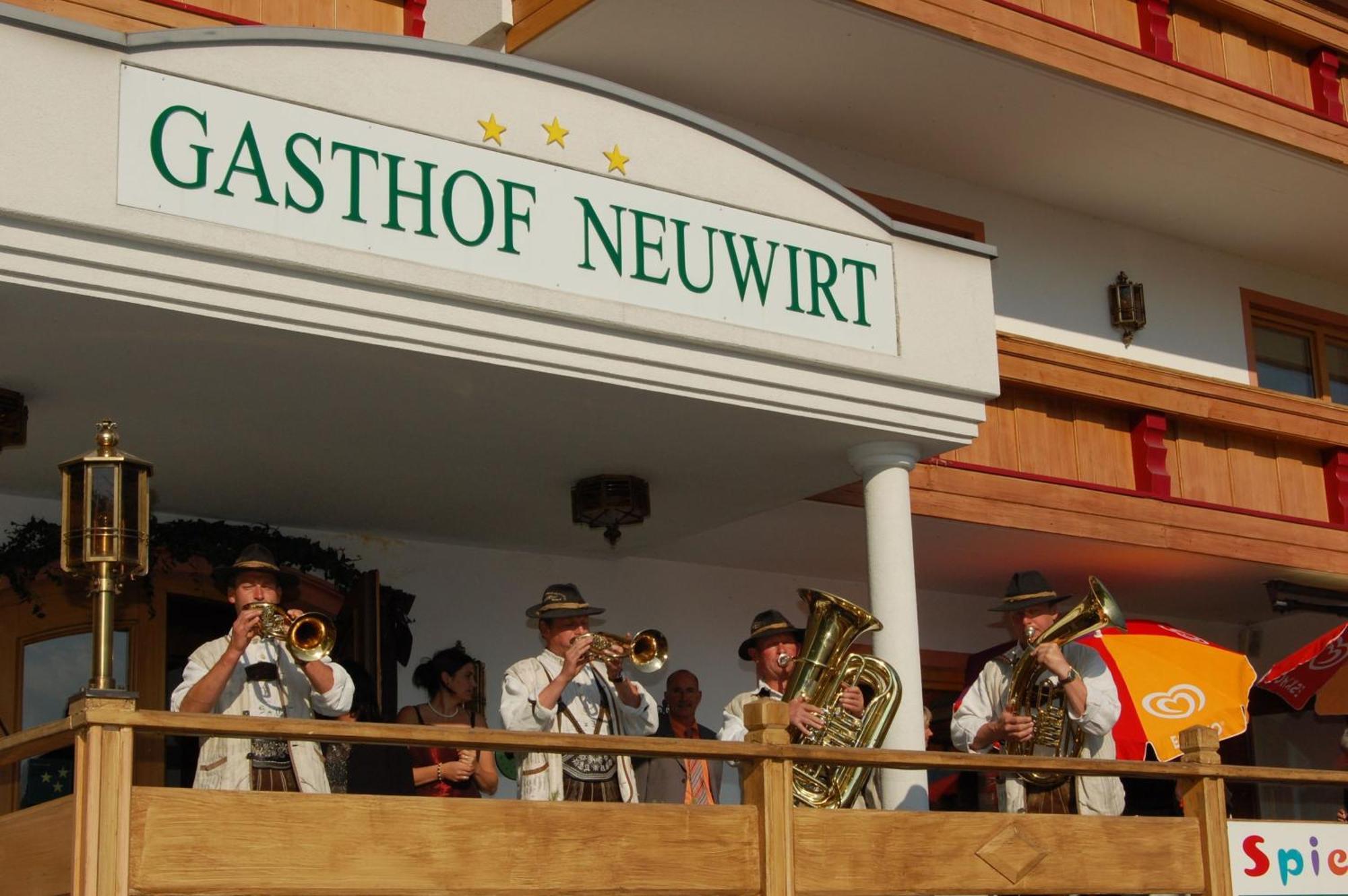Hotel Neuwirt เคิร์ชดอร์ฟ อิน ทิโรล ภายนอก รูปภาพ