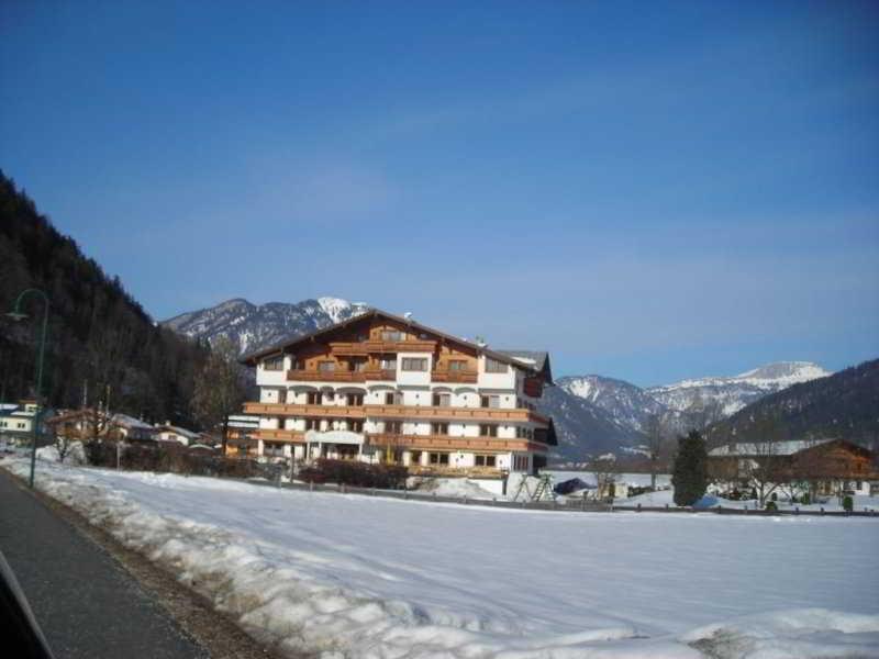 Hotel Neuwirt เคิร์ชดอร์ฟ อิน ทิโรล ภายนอก รูปภาพ